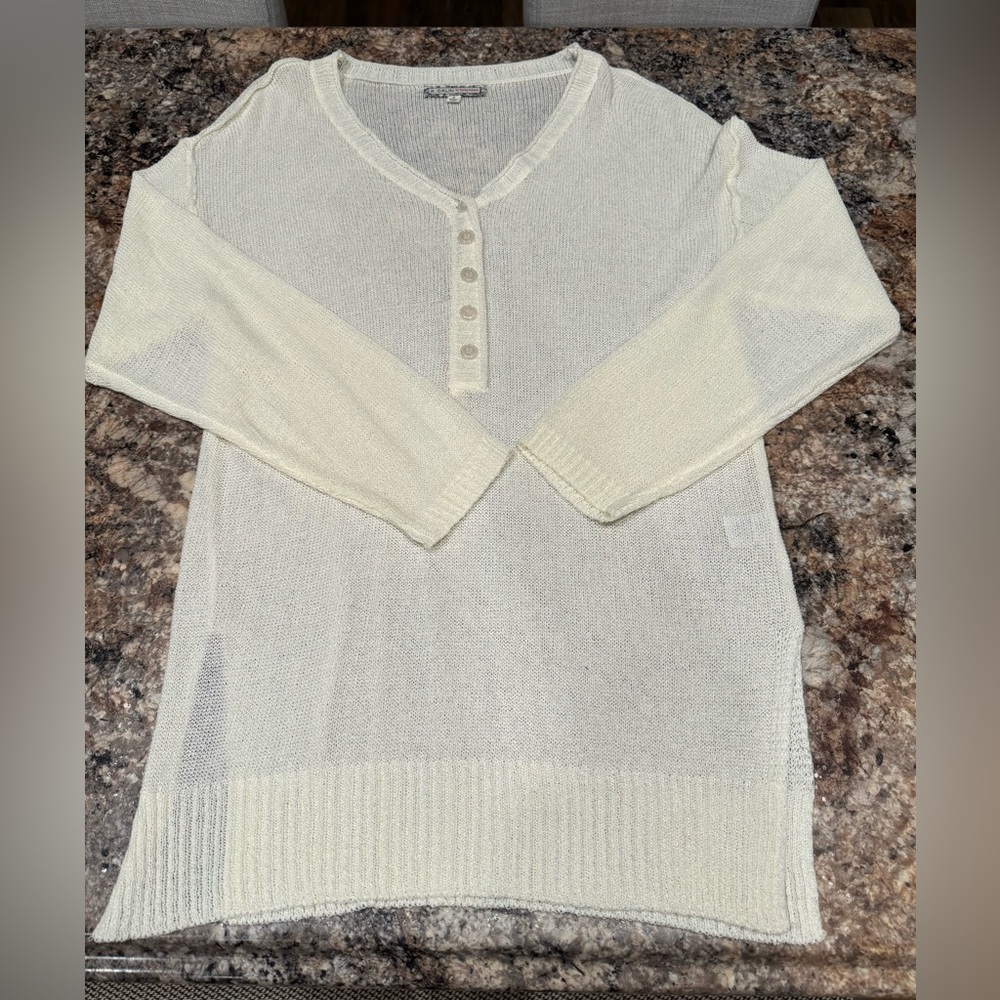 Women’s lightweight sweater